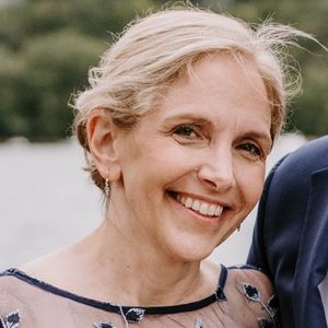 JulieStelter1's avatar